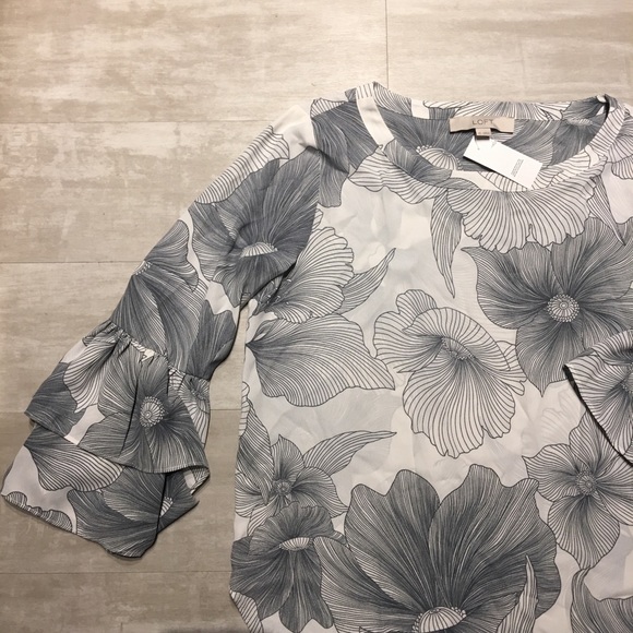 LOFT Hibiscus Tiered Bell Sleeve Top - Picture 5 of 6